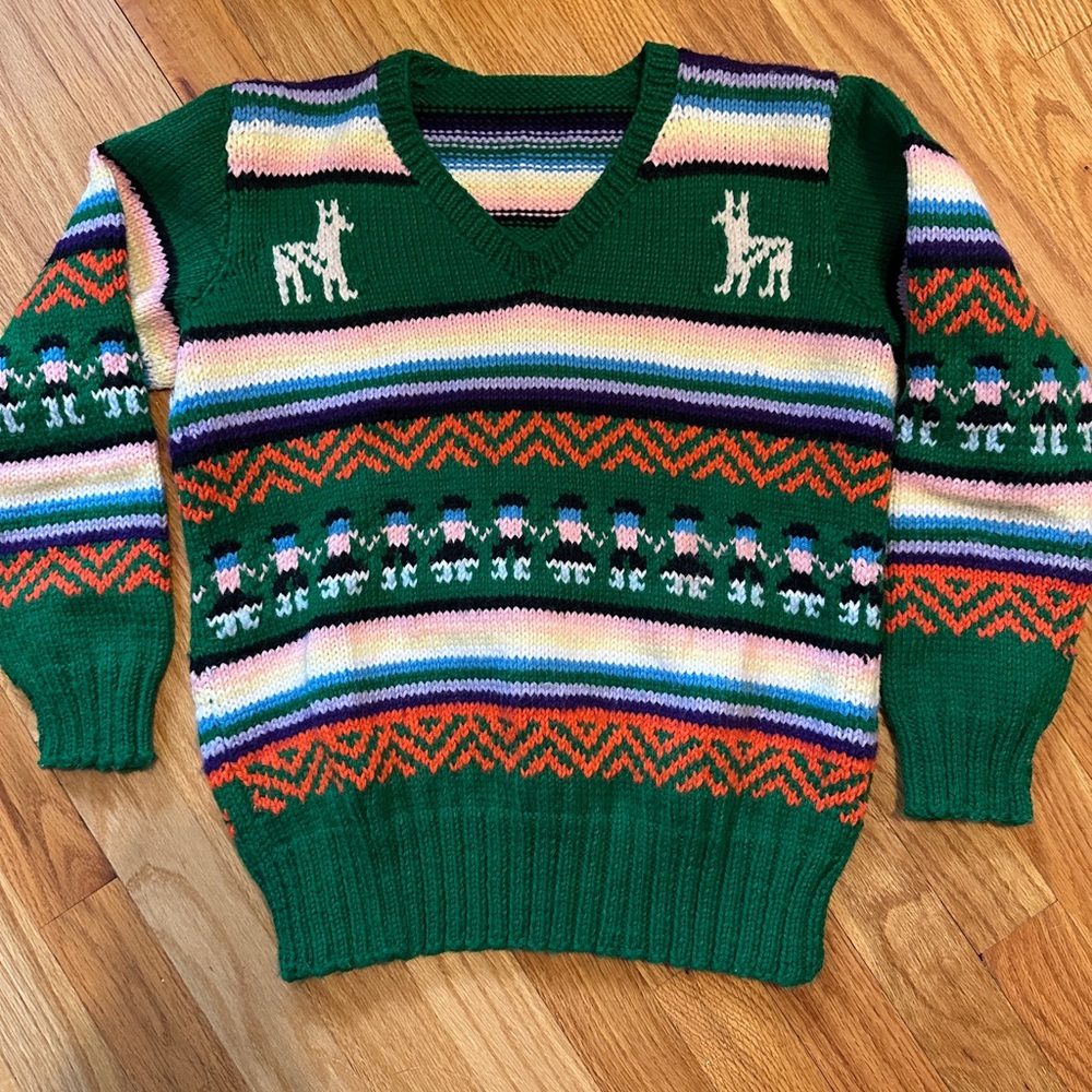 Vintage Hand Knit V-Neck Peruvian Motif Sweater Small